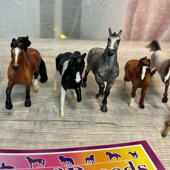 Breyer 2009 Parade of Breeds Stablemates - Picture 3 of 14